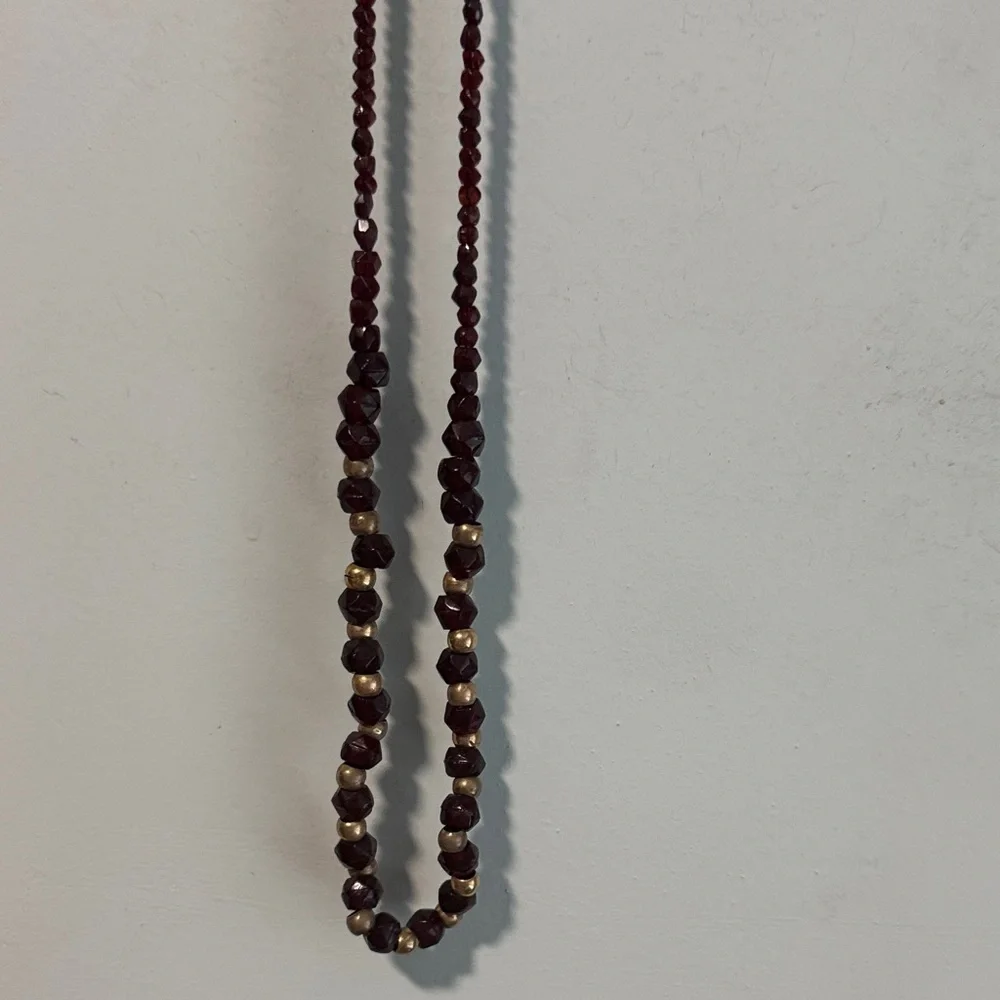 Vintage Beaded Necklace in Deep Red and Gold Toned Beads - Picture 2 of 8